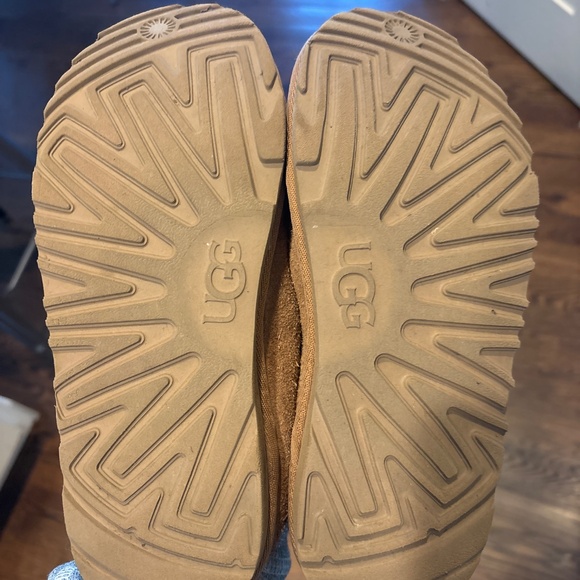 UGG® 5 Tasman II Slipper - Little Kid / Big Kid - Chestnut - Picture 4 of 10